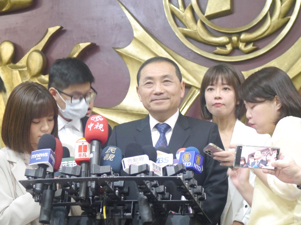 ▲對於郭台銘展開全台大造勢，侯友宜受訪說大家分進合擊、攜手合作。（圖 ／記者吳嘉億攝，2023.05.08）