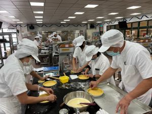 中華醫大開辦銀髮料理培訓班及西點麵包製作班受訓期間輔導考照
