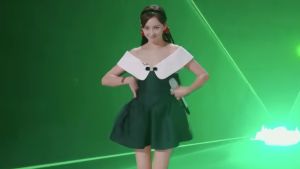 ▲陳意涵的表演,讓不少人看完後相當尷尬,但又覺得莫名的可愛。(圖/乘風破浪的姐姐YouTube) ▲陳意涵的表演,讓不少人看完後相當尷尬,但又覺得莫名的可愛。(圖/乘風破浪的姐姐YouTube)