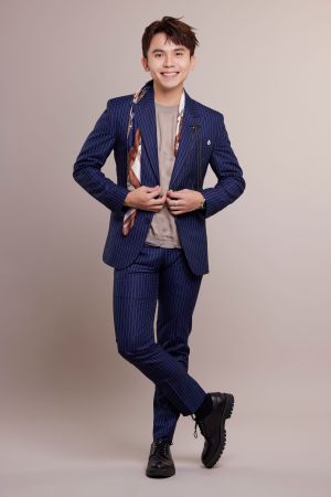 ▲黃豪平工作行程滿檔,仍欣然接下反詐騙直播節目《17大轟詐》主持任務。(圖/泰坦星文創提供) ▲黃豪平工作行程滿檔,仍欣然接下反詐騙直播節目《17大轟詐》主持任務。(圖/泰坦星文創提供)