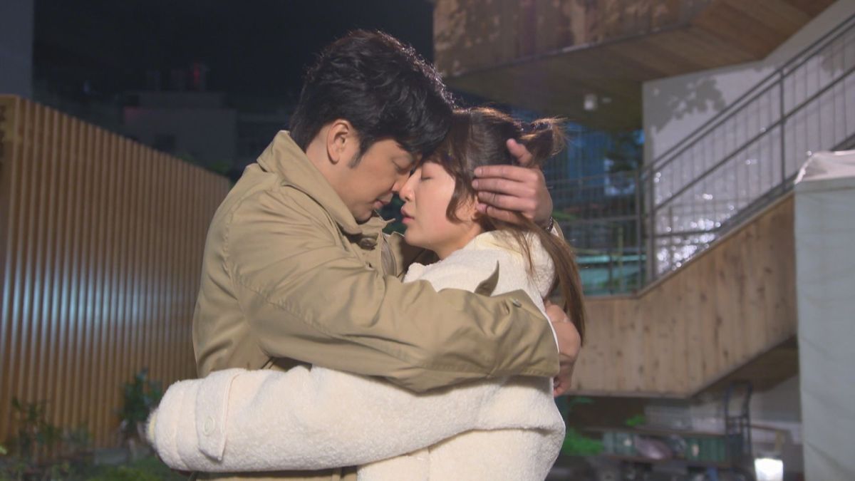 ▲張書偉（左）、謝京穎穩交半年戴定情對戒，期待未來有美好事情發生。（圖／民視）