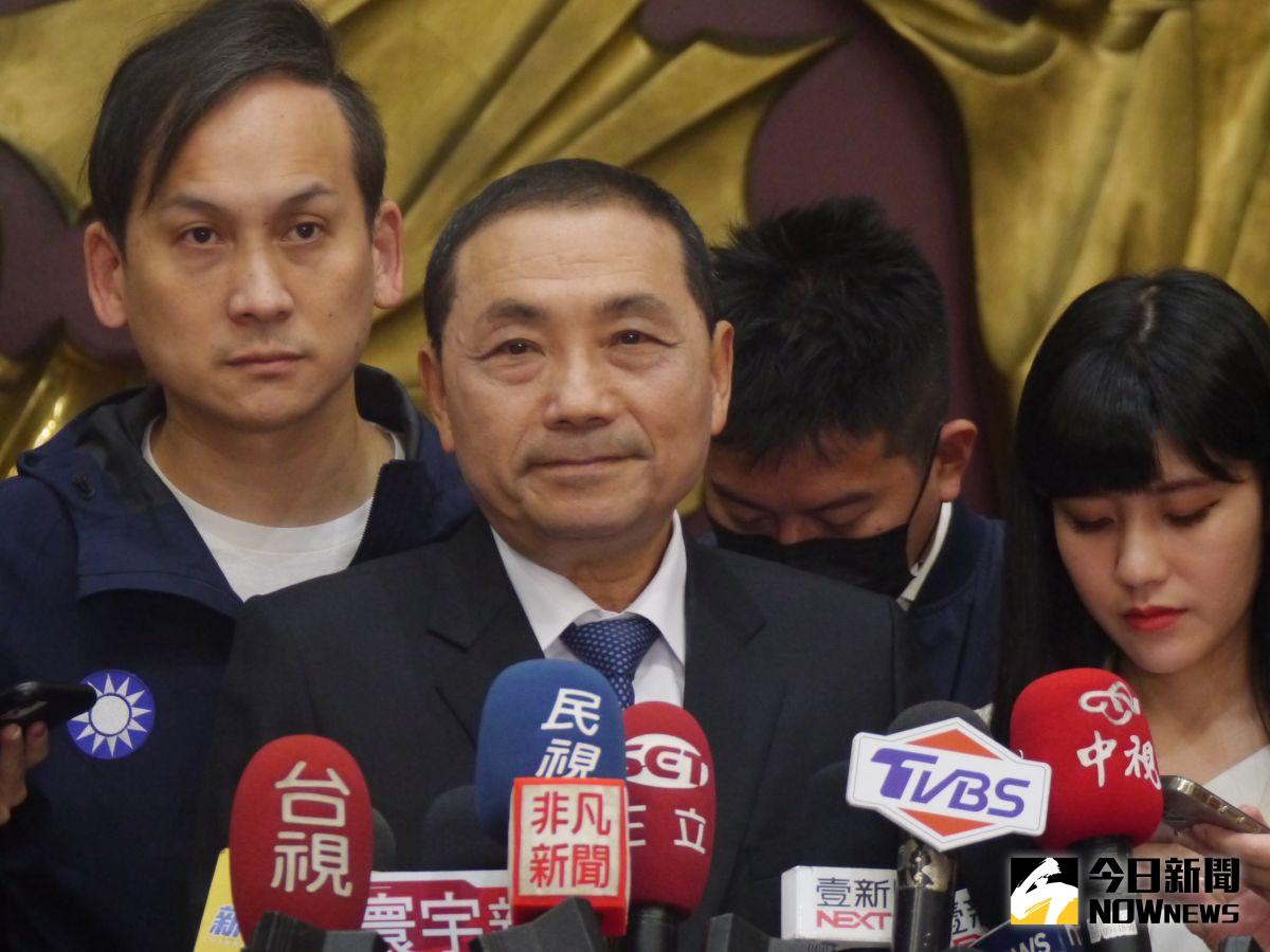 ▲郭台銘爆料當初買疫苗被阻過程，侯友宜受訪說都心存感激，強調政府施政要以人民利益為最大優先。（圖 ／記者吳嘉億攝，2023.05.10）