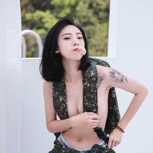 ▲內內說自己很喜歡穿比基尼，目前在平台上擁有超過３萬名粉絲。（圖／翻攝SWAG）