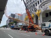 建案吊臂砸台中捷運1死8傷 專家揭建商黑歷史!曹西平差點被砸死