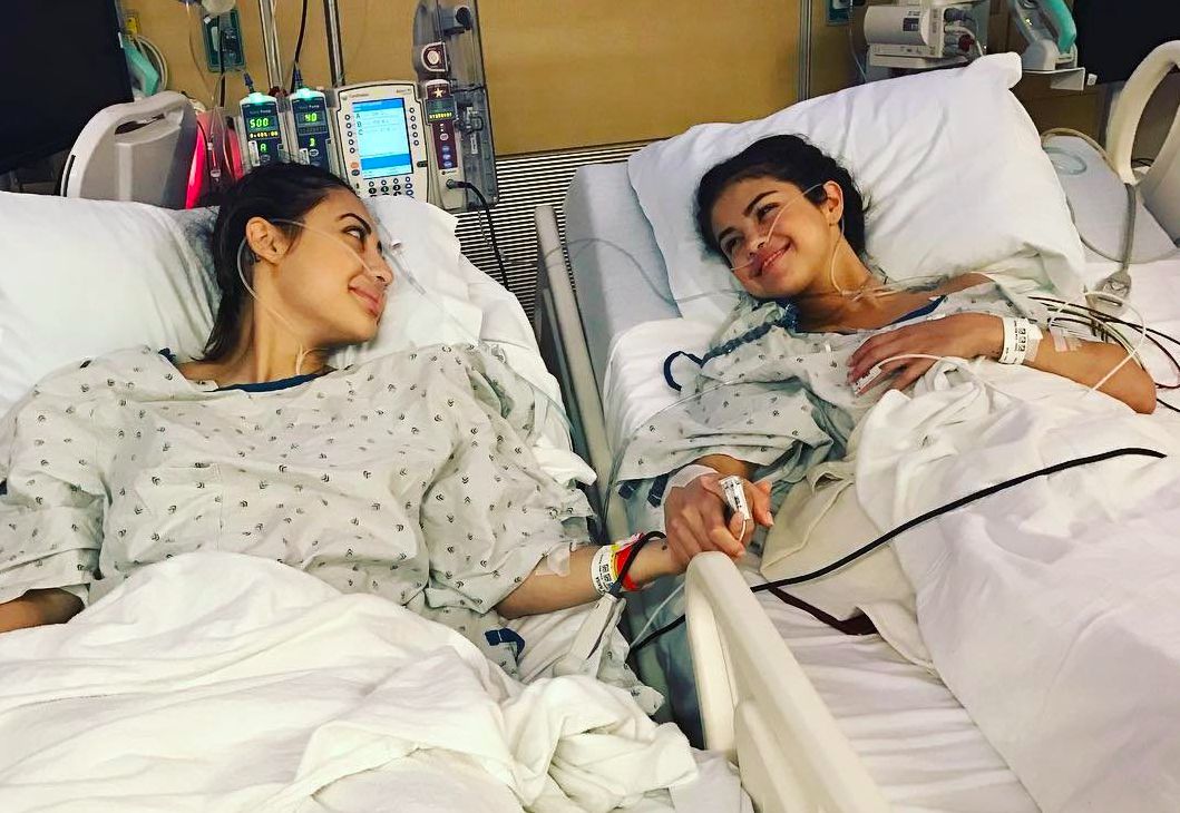 ▲法蘭西亞（左）透露因為斷了與賽琳娜的閨密情，遭對方粉絲嚴重攻擊。（圖／翻攝賽琳娜IG）