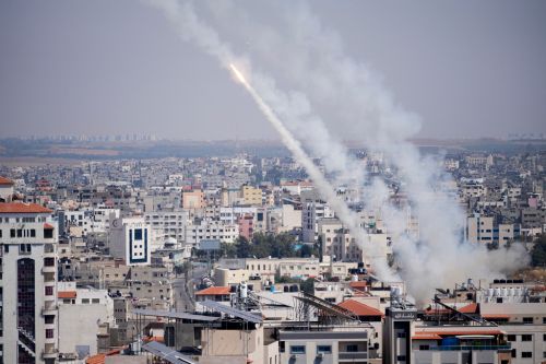 法新社：數百枚火箭從加薩走廊射向以色列
