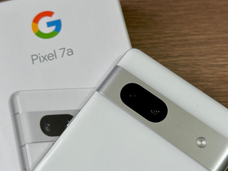 ▲Google針對Pixel系列手機發送7項實用功能，包含可以預測充電習慣、偵測手機擺放位置調降震度等。（圖／記者周淑萍攝）