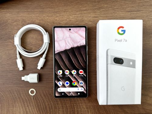 ▲Google Pixel 7a 手機開箱。(圖／記者周淑萍攝)