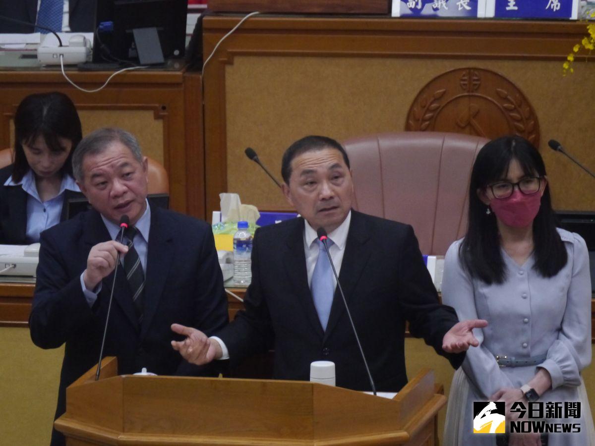 ▲議員批槍擊頻傳拜託黑道不要再來新北開槍，侯友宜大怒說到「不要汙衊我跟黑道喬事情」。（圖 ／記者吳嘉億攝，2023.05.11）