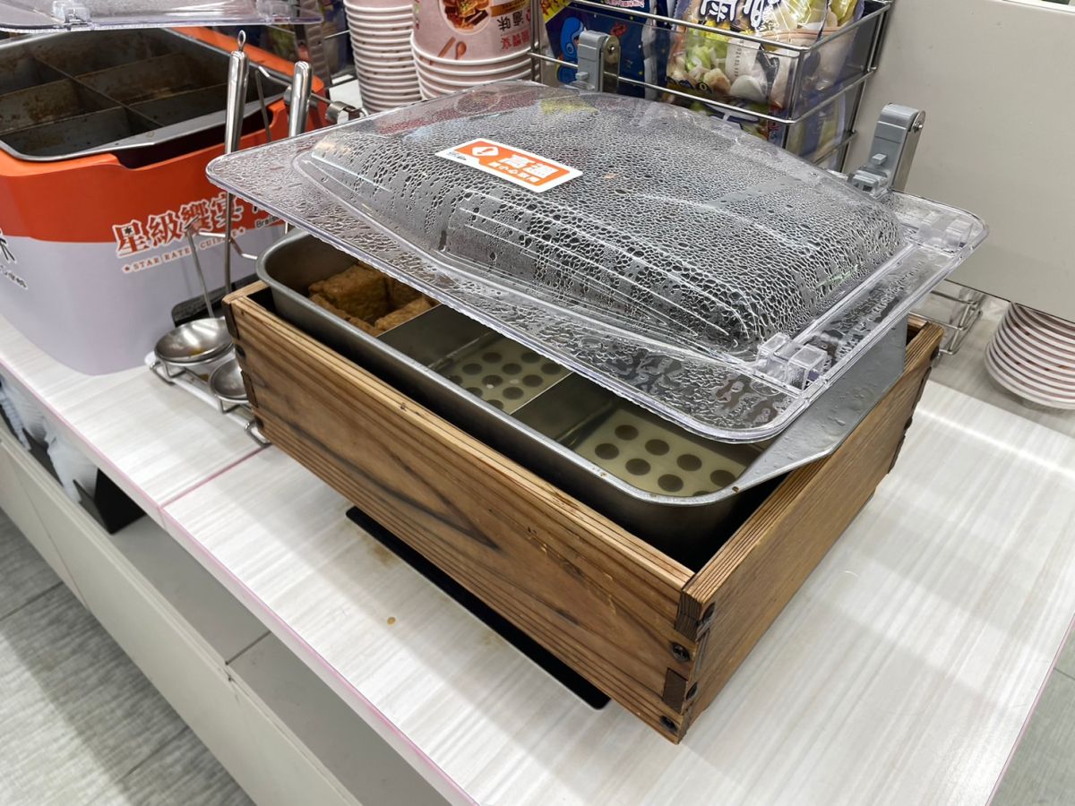 ▲7-11關東煮一直是不少人的最愛，不過近日有網友發現還有不同的機台現身了！（圖/記者張嘉哲攝）