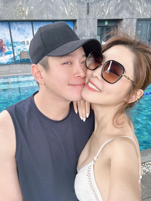 ▲吳東諺（左）與白家綺（右）宣布今年6月20日將於大直典華補辦婚宴。（圖／翻攝自白家綺臉書）