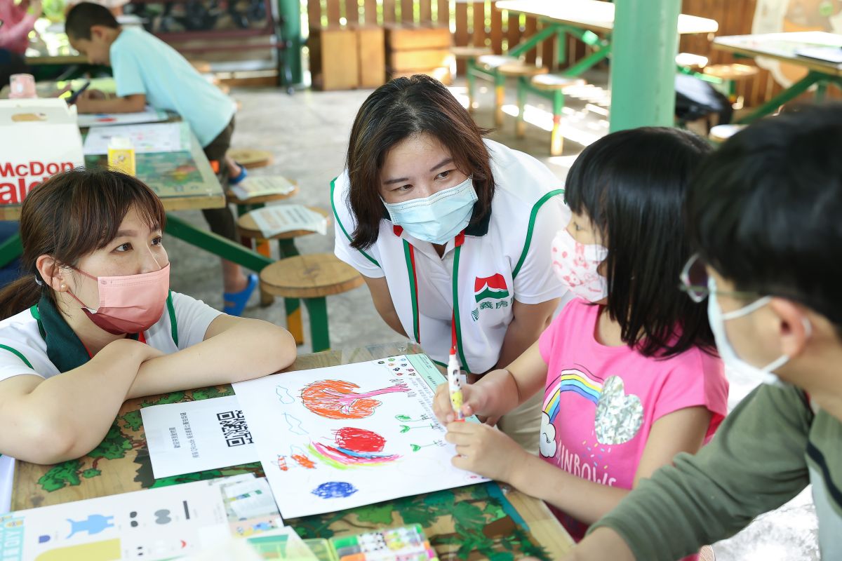 ▲信義房屋在溫馨的母親節前夕為家長舉辦親子講座，請來黃彥鈞職能治療師以「愛自己更能好教養」為題暖心開講。（圖／資料照片）