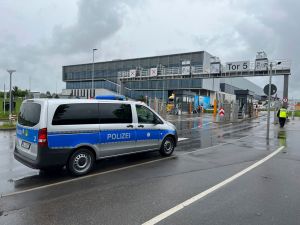 德國賓士工廠內爆發槍擊案！造成2死　53歲嫌犯已被逮捕
