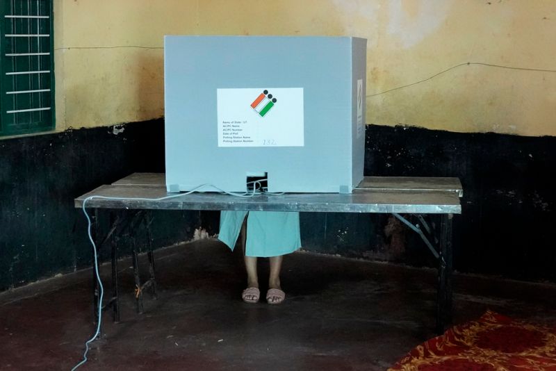 ▲印度西南部卡納塔卡省（Karnataka）昨天舉行省議會選舉，今天公布的出口民調顯示，在野的國大黨有可能重新執政。（圖／美聯社／達志影像）