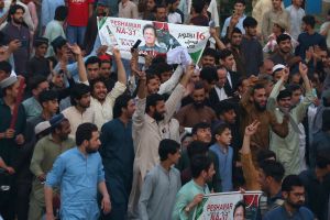 巴基斯坦前總理伊姆蘭汗獲得法院保釋　抗議行動仍持續
