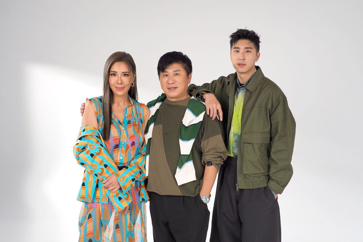 ▲胡釋安（右）遭傳消失演藝圈，老爸胡瓜（中）心疼駁斥傳聞，只希望兒子做開心的事就好，也計劃今年會和小禎（右）、胡釋安共同主持新節目。（圖／Vogue提供）