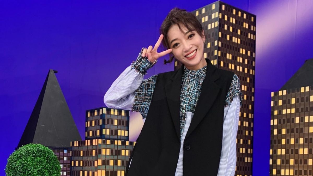 ▲貝童彤終於收到人生第一張母親節卡片，結果女兒的溫馨喊話卻多加了3個字，讓她看完苦笑：「看起來很無情！」（圖／貝童彤FB）