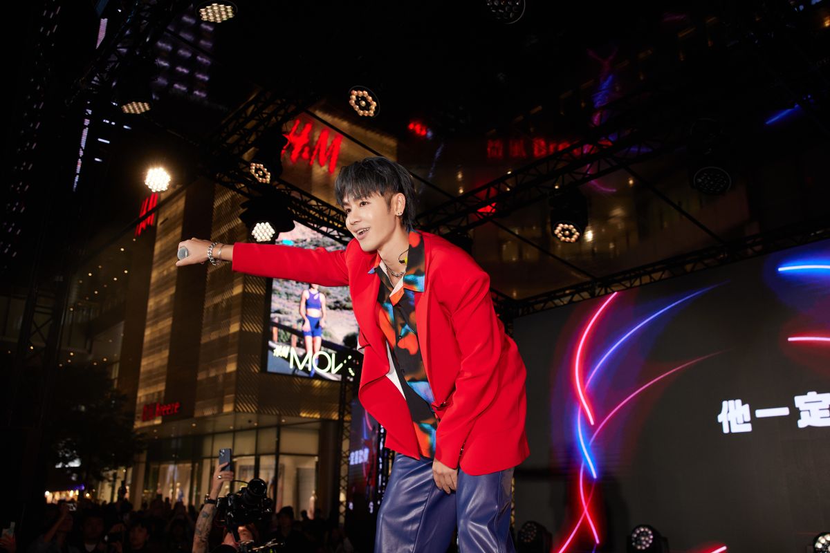 ▲鼓鼓羞談與大元婚事進度。（圖／相信音樂提供）