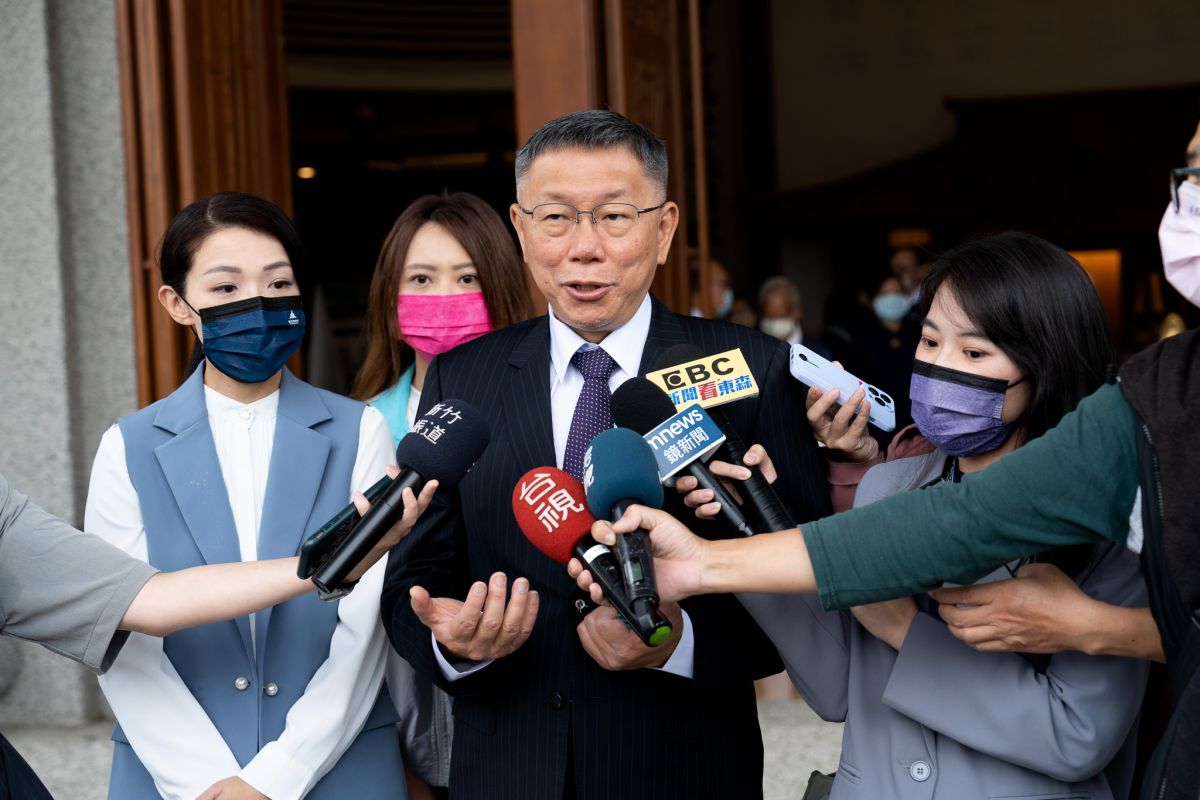 ▲台灣民眾黨主席柯文哲母親節參加新竹靜思堂浴佛大典。（圖／民眾黨提供）