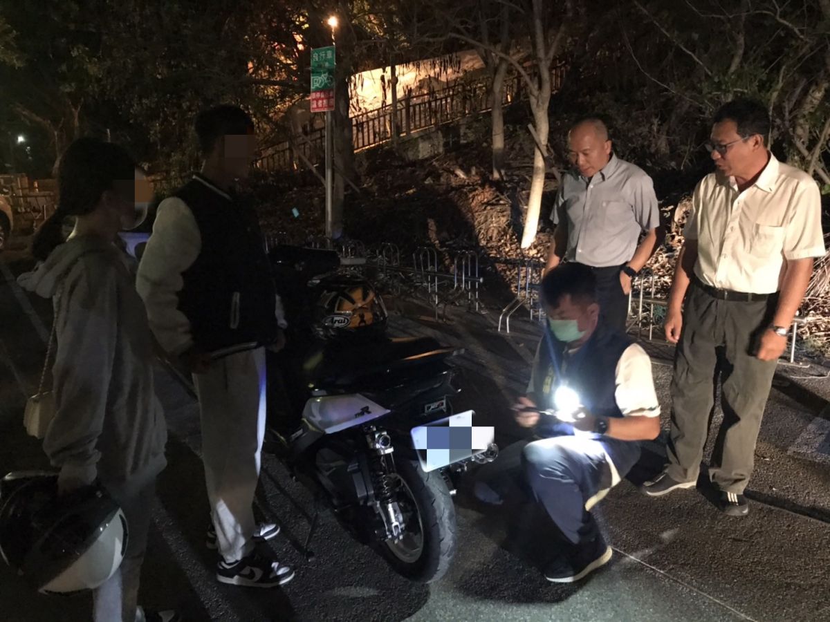 ▲哈瑪星、西子灣素為高雄熱門景點，近來常有疑似改裝排氣管汽機車行經過住宅區，侵擾居家安寧。（圖／記者郭凱杰翻攝）