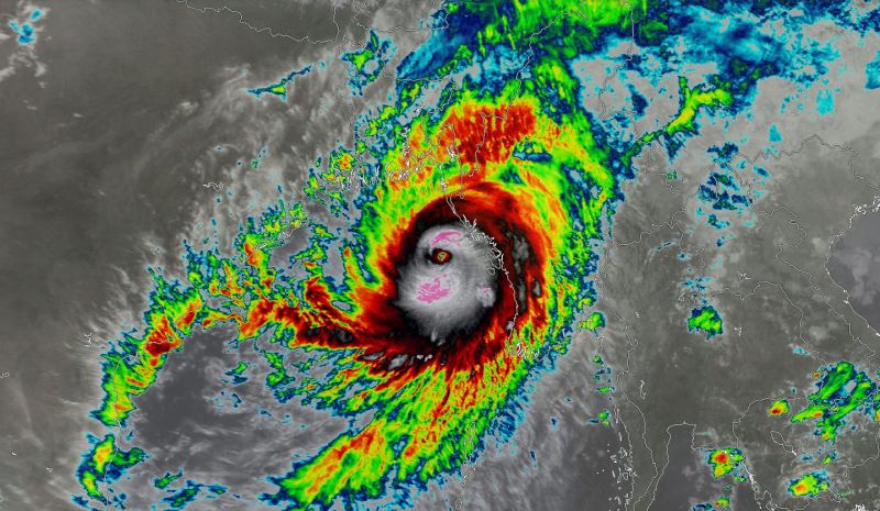 ▲印度洋的「摩卡氣旋」將登陸緬甸，超大的流讓台灣人想起2016年的強颱「尼伯特」。（圖／台灣颱風論壇｜天氣特急）
