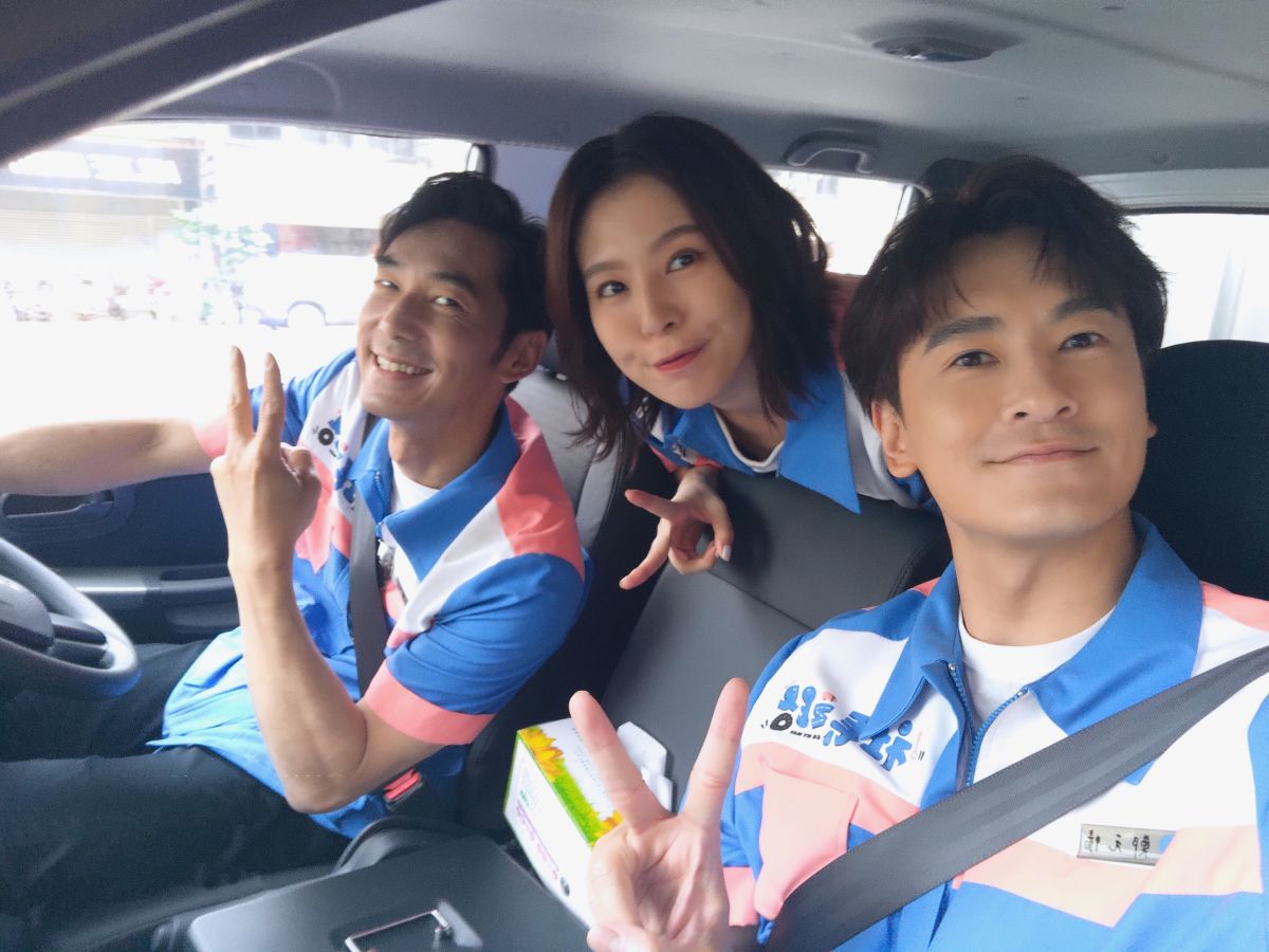 ▲鄭元暢（右）、李李仁（左）化身紅娘，劉品言（中）參加公費聯誼拚脫單。（圖／東森綜合台提供）