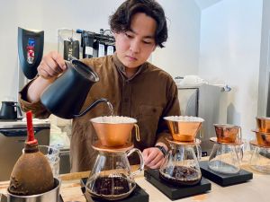 ▲Nagasawa COFFEE販售自家研磨精品咖啡，早晨推薦淺焙衣索比亞水洗豆，帶有酸味的果香氣息。（圖／記者蕭涵云攝）