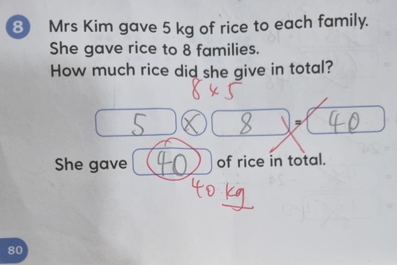 ▲新加坡的一名姑姑被這道小學三年級的數學題難倒。（圖／reddit：Lhxlhx）