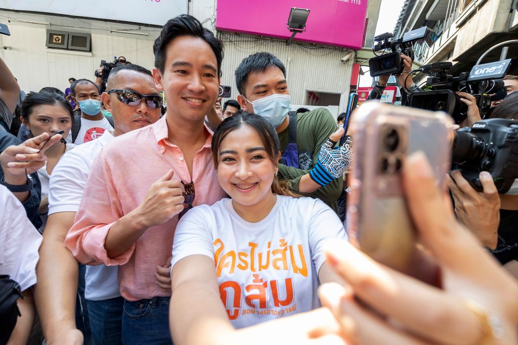 ▲泰國大選結果顯示，由42歲型男學霸皮塔所帶領的前進黨獲得選民青睞，在首都曼谷掀起旋風，拿下大多數議席。（圖／美聯社／達志影像）