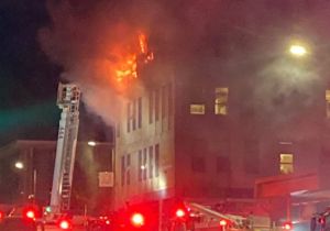 紐西蘭旅館大火釀死傷！消防部門：當地10年一遇的噩夢

