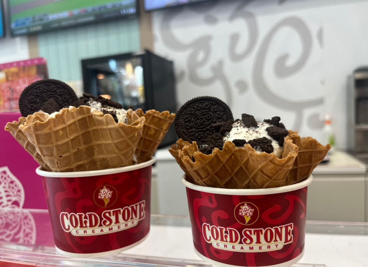 ▲7-11推出酷聖石迷你杯（右），尺寸僅1/4大小份量適中。（圖／記者鍾怡婷攝）