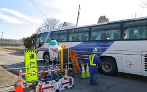 日本宮城縣公車和卡車對撞　乘客2男1女重傷意識不清
