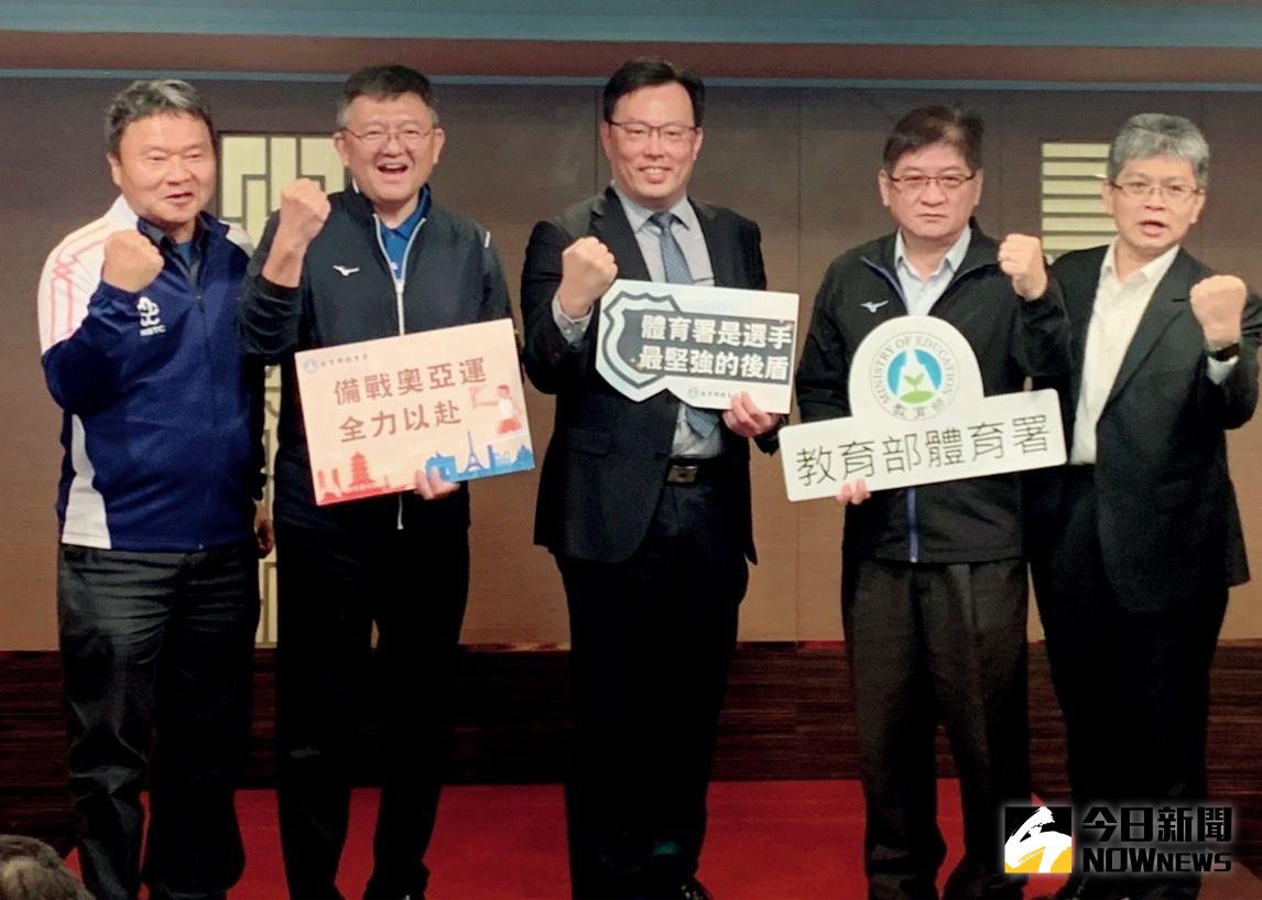 ▲教育部體育署長鄭世忠（中）針對亞、奧運培訓計畫說明。記者廖聿偉攝