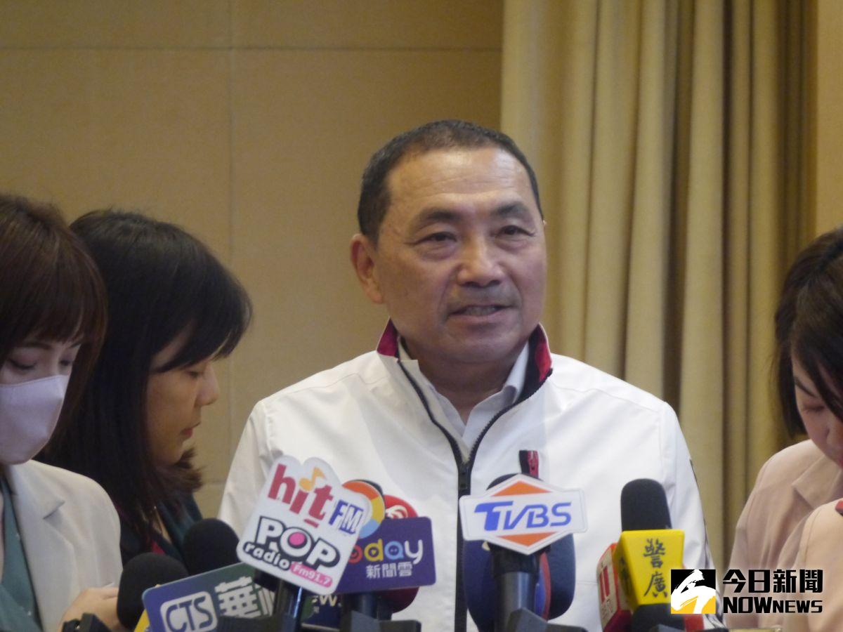 ▲針對許巧芯批評說還沒看到侯對抗民進黨的決心，侯友宜在市政會議後受訪說要針對問題解決、大破大立做改變。（圖 ／記者吳嘉億攝，2023.05.17）