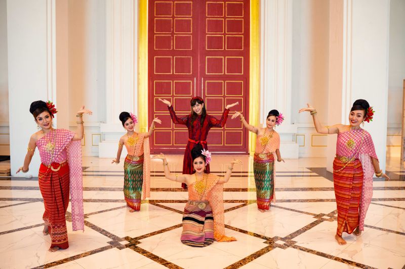 ▲▼羅志祥胞妹朱碧石（上圖中、下圖）推出新單曲〈水晶晶〉。（圖／華納音樂提供）
