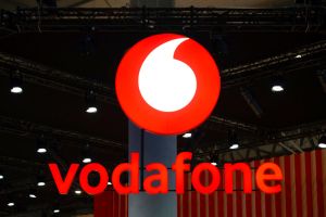 英國電信鉅頭Vodafone裁員1.1萬人！分3年實施　集團史上最大規模
