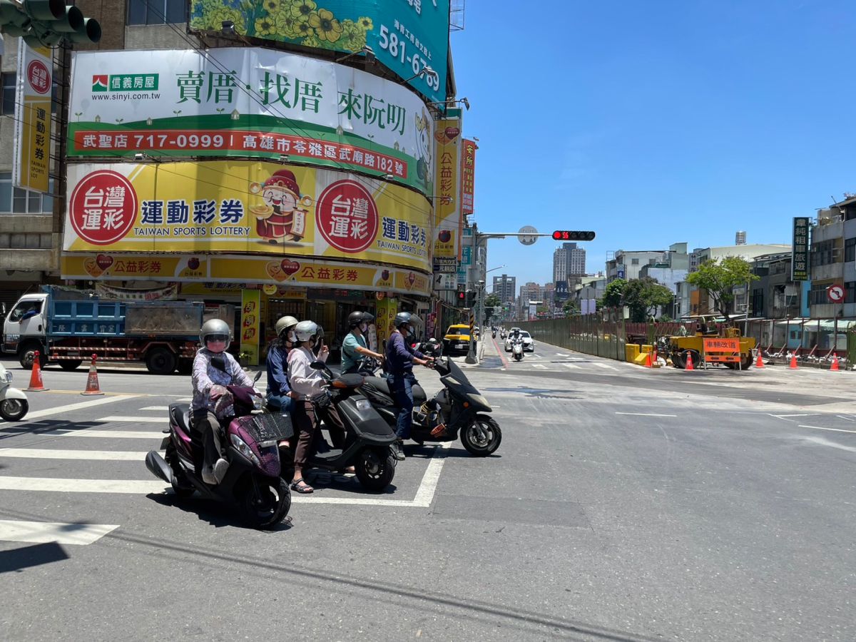 ▲大順路（九如路～憲政路）南往北向車道提前於今（17）日中午開放通行。（圖／高市府捷運局提供）