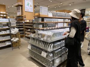 ▲日本國民品牌無印良品，今年4月調整部分商品在台售價。（圖／記者蕭涵云攝）