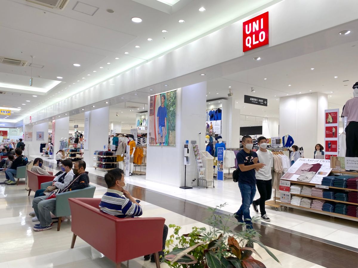 ▲日本物價竟然比台灣便宜？記者直擊UNIQLO、MUJI無印良品、Mister Dount在地價格來比價。發現UNIQLO一件省300元、無印良品也有200元價差。（圖／記者蕭涵云攝）
