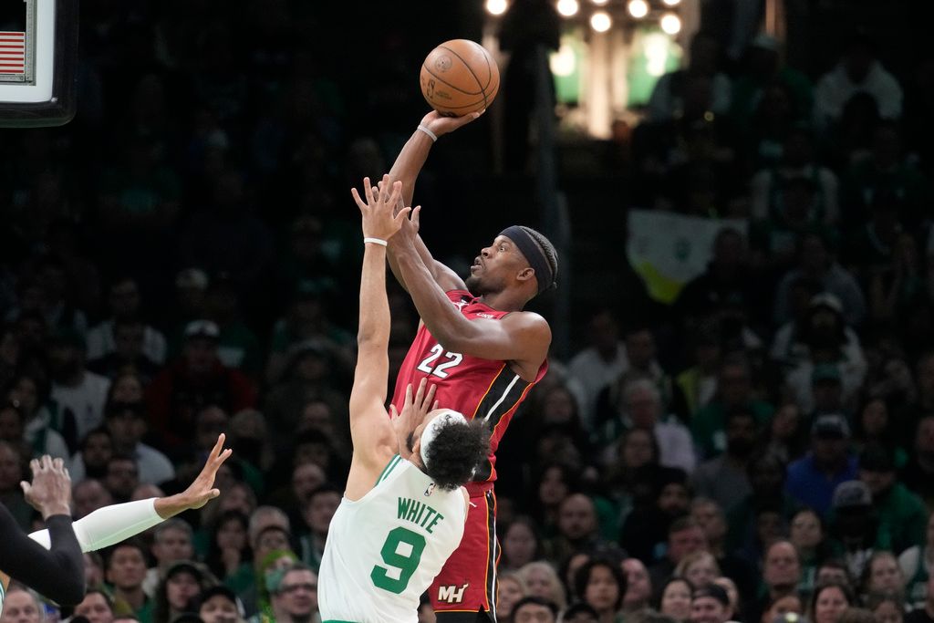 ▲邁阿密熱火在當家球星Jimmy Butler攻下35分7助攻6籃板的帶領下，球隊終場以123:116取勝，系列賽1-0領先。（圖／美聯社／達志影像）