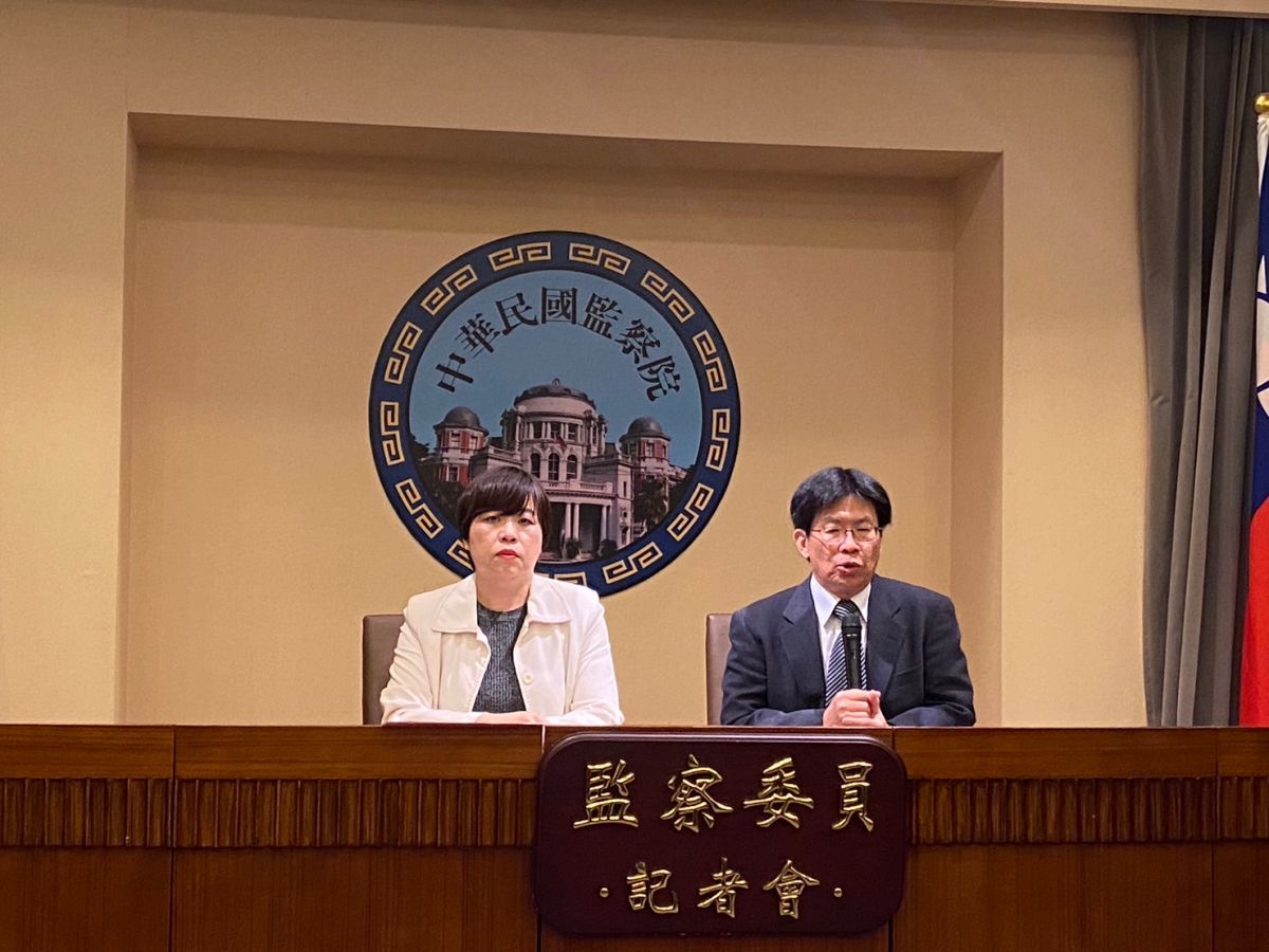 ▲監察委員葉大華、高涌誠今就民國109年彰化少年小羅遭雇主拘禁凌虐事件提出調查報告，盼政府全面檢討青少年及兒少勞動權益與職場安全。（圖／記者翁子竣攝，2023.05.18）