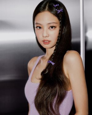 ▲▼Jennie(上圖)、V戀情傳得沸沸揚揚,兩人經紀公司YG、 HYBE不置可否。(圖/翻攝自Jennie、V IG) ▲▼Jennie(上圖)、V戀情傳得沸沸揚揚,兩人經紀公司YG、 HYBE不置可否。(圖/翻攝自Jennie、V IG)