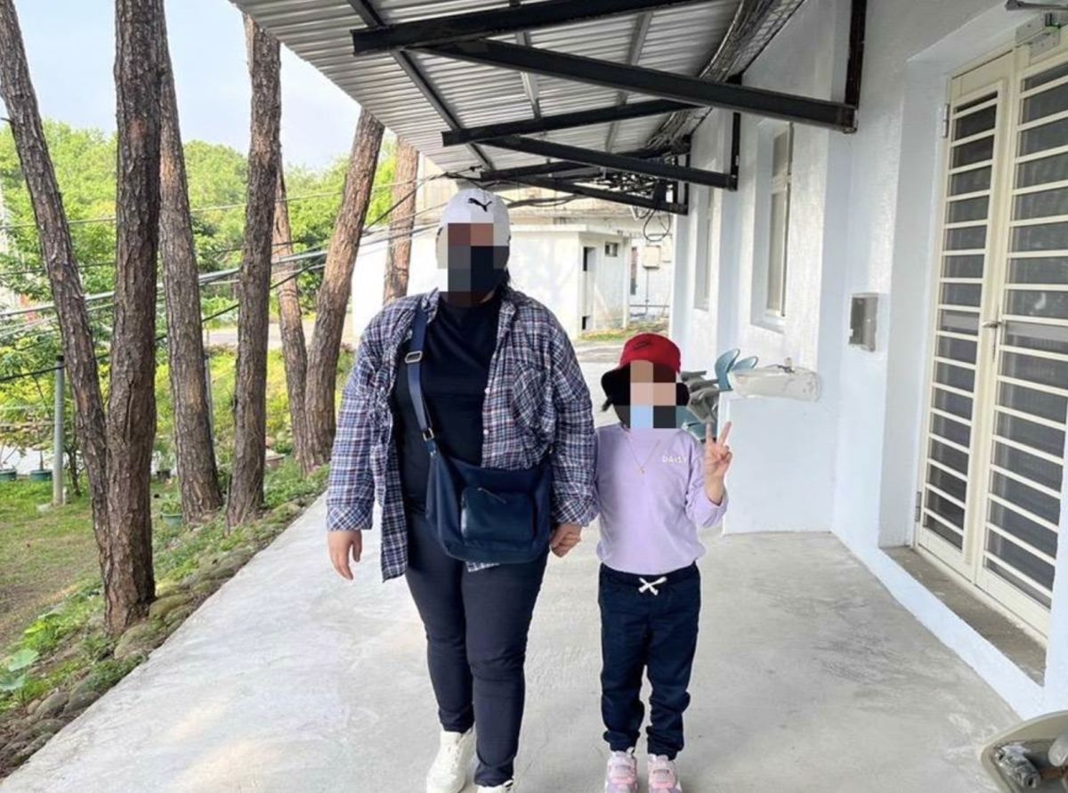 ▲失聯移工阿雅與女兒。（圖／移民署提供）