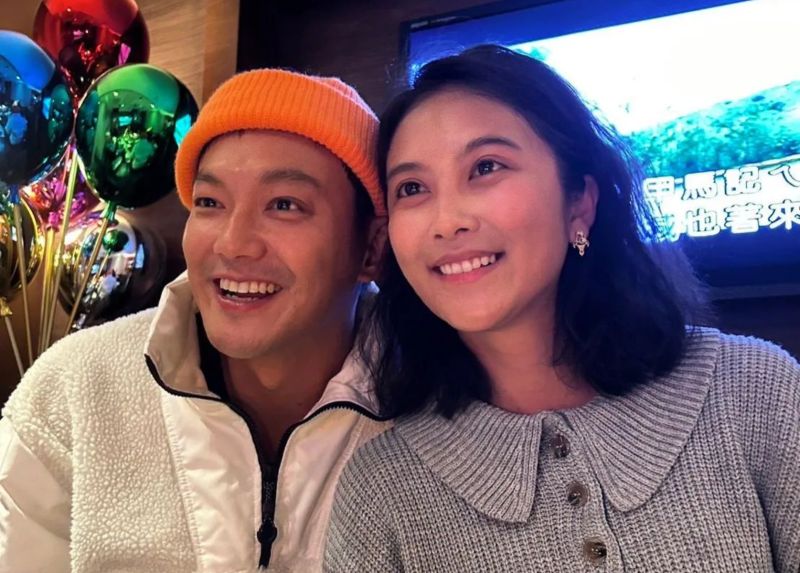 ▲卓君澤（右）因老公威廉（左）涉嫌逃兵遭網友留言攻擊，私生活受嚴重干擾。（圖／威廉臉書）