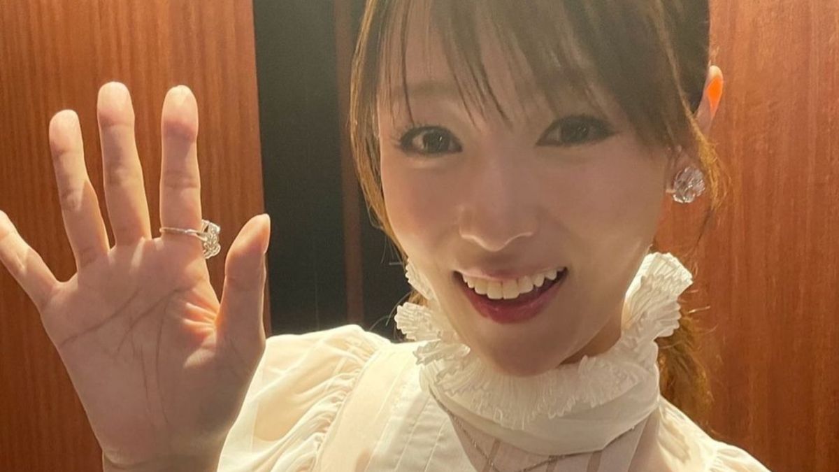 ▲深田恭子被直擊左手戴著大鑽戒，似乎被身價百億的男友套牢，還在公開場合高調放閃，最快在今年就會有好消息。（圖／深田恭子IG）