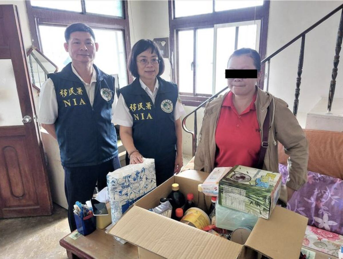 ▲移民署屏東服務站為阿紅及阿輝一家人媒合資源修繕。（圖／移民署屏東服務站提供）