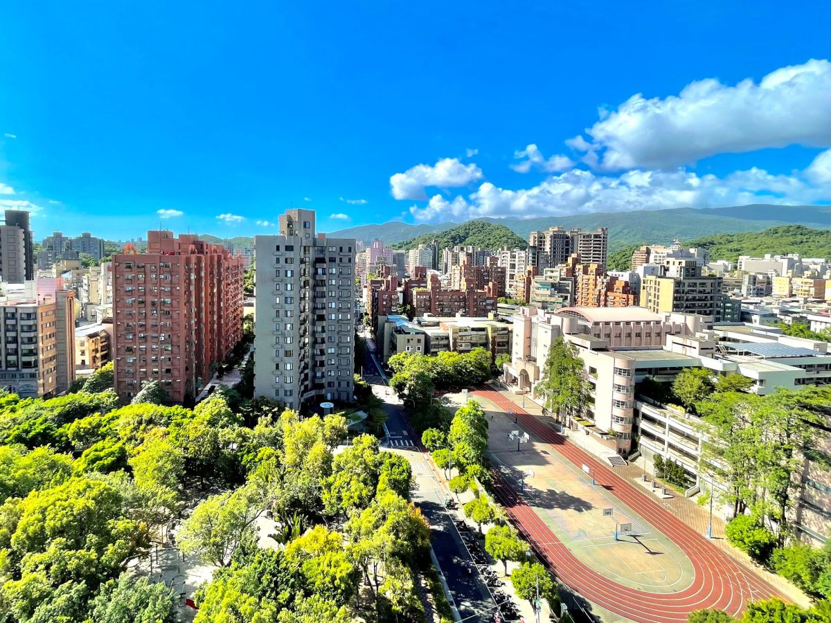 ▲你家孩子要準備上小學了嗎？專家提醒，明星國小、雙語新校超熱門，不是住在附近就一定能念，得先確認「時間」和「範圍」2重點。（示意圖／永慶房屋提供）