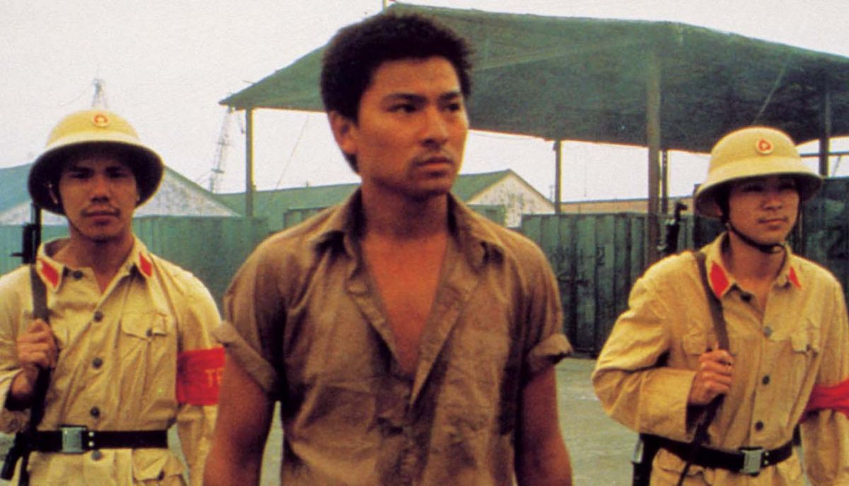 ▲劉德華（中）《投奔怒海》扮越南青年，青澀模樣曝光。（圖／華映）