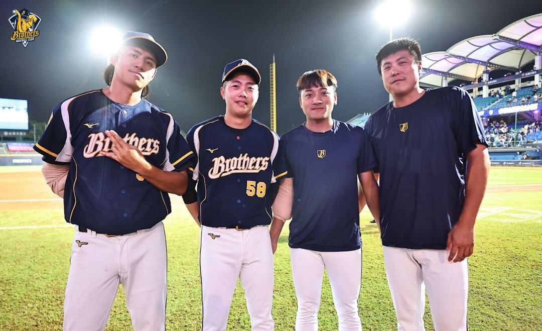 ▲中信兄弟鄭浩均、謝榮豪、吳俊偉、呂彥青合力聯手完成無安打比賽。（圖／兄弟提供）