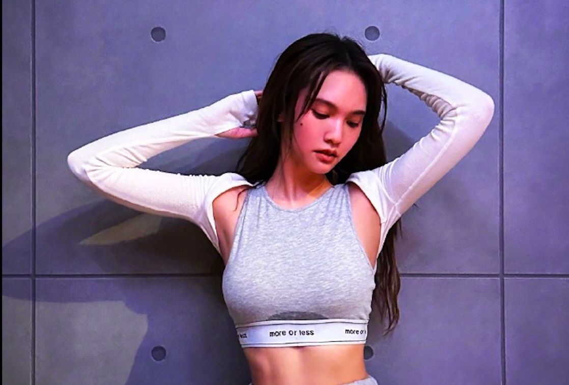 ▲楊丞琳賣力跳舞，卻遭網友譏笑，近來在微博發文爆粗口嗆聲。（圖／翻攝楊丞琳微博）